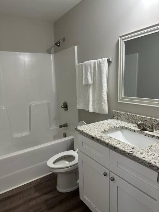 Gorgeous 3 Bedroom Home With Cable Tv In All Rooms & Free Wi-Fi Concord Exterior photo