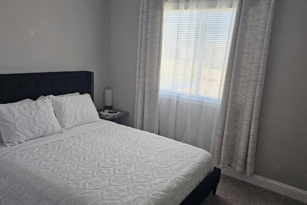 Gorgeous 3 Bedroom Home With Cable Tv In All Rooms & Free Wi-Fi Concord Exterior photo