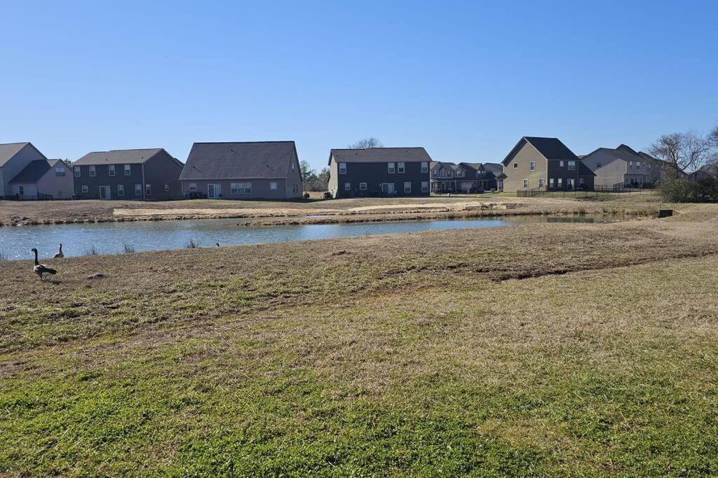 Gorgeous 3 Bedroom Home With Cable Tv In All Rooms & Free Wi-Fi Concord Exterior photo